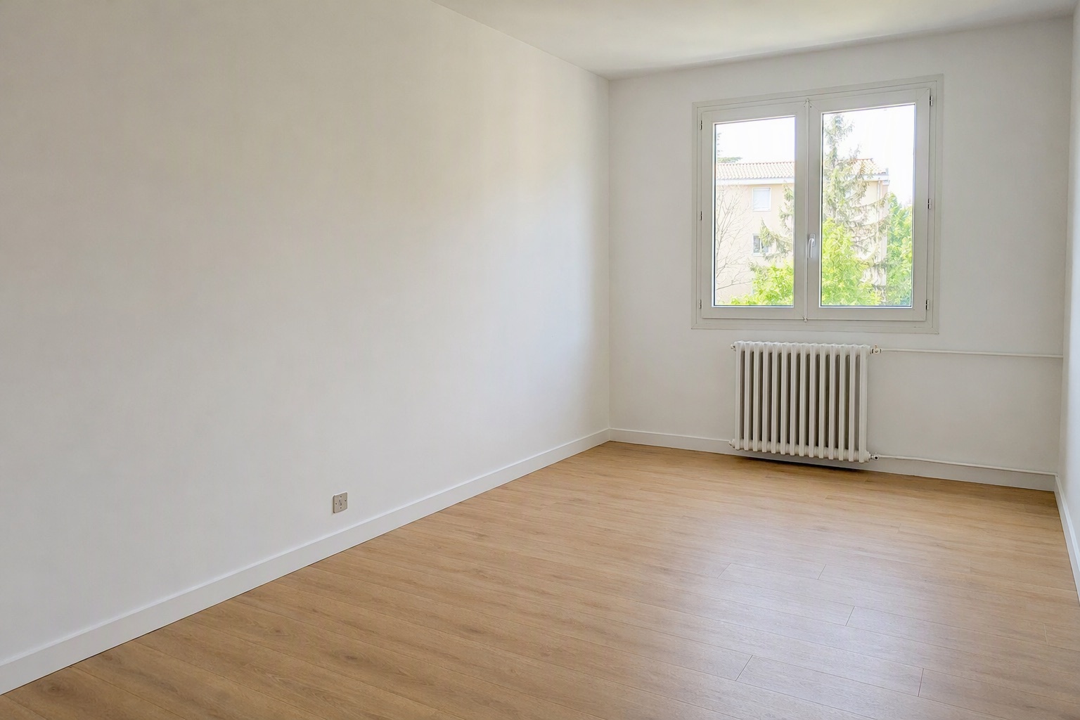 Séjour vide avant staging virtuel